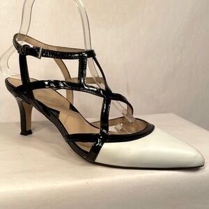 Adrienne Vittadini Black and White Strappy Heels size 7 EUC